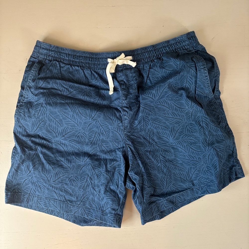 Vineyard Vines Navy Leaf Print Shorts
